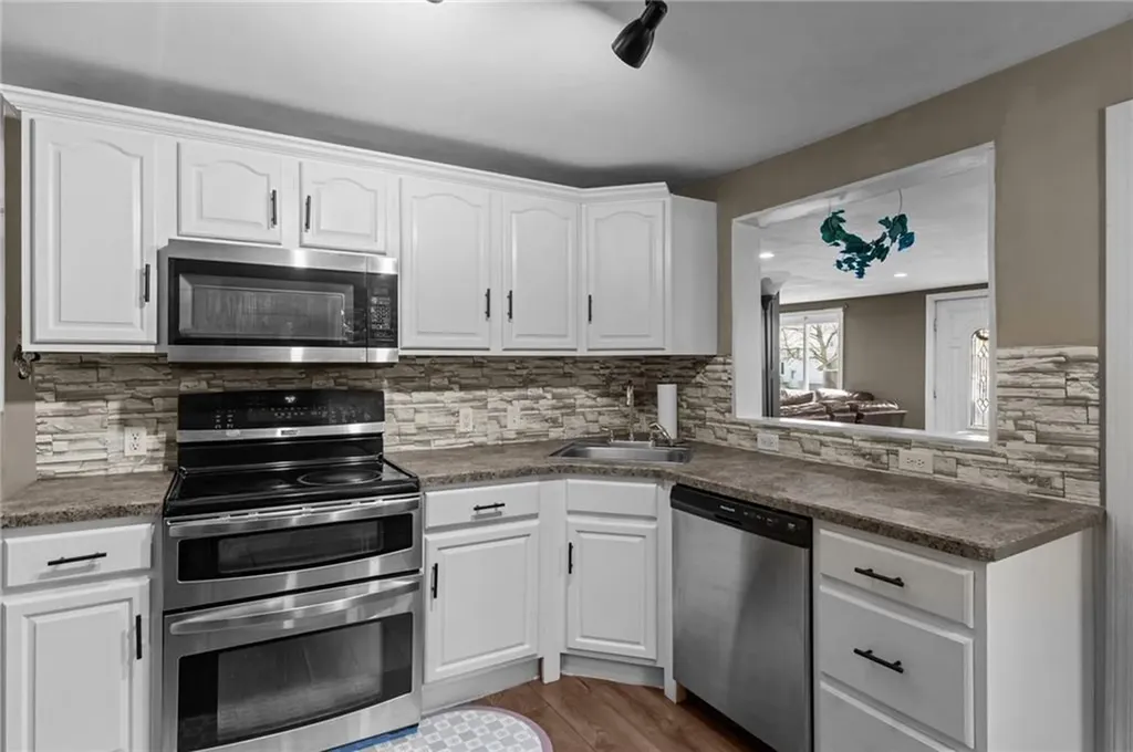 18 Mason Street West Warwick RI 02893