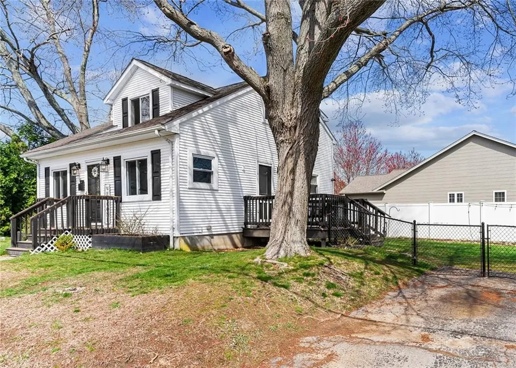 18 Mason Street West Warwick RI 02893