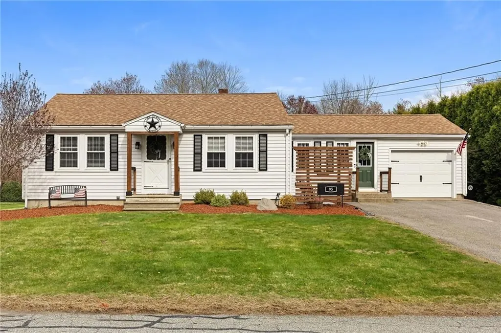 95 Homecrest Avenue North Smithfield RI 02896