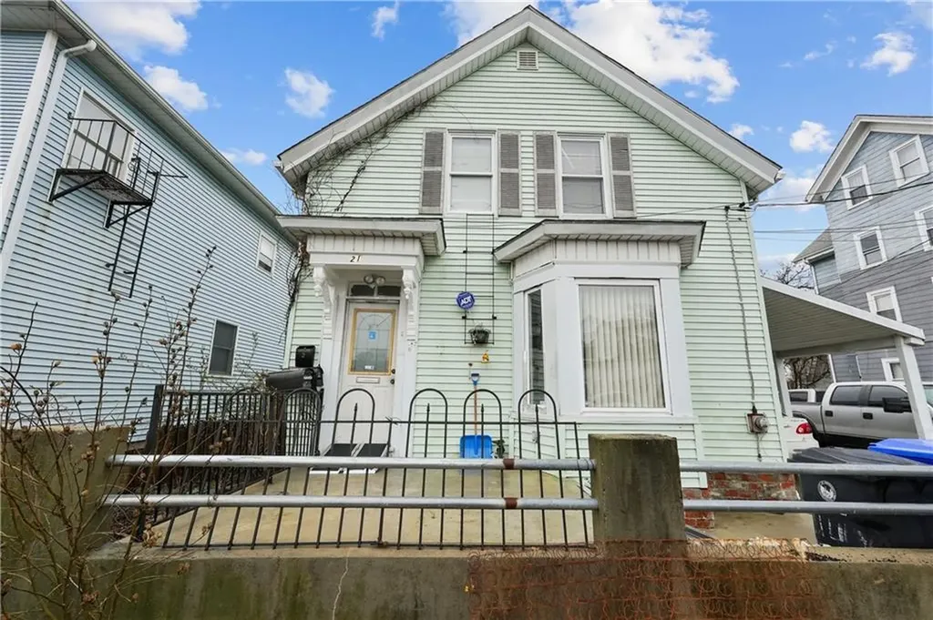 21 Lilac Street Pawtucket RI 02860