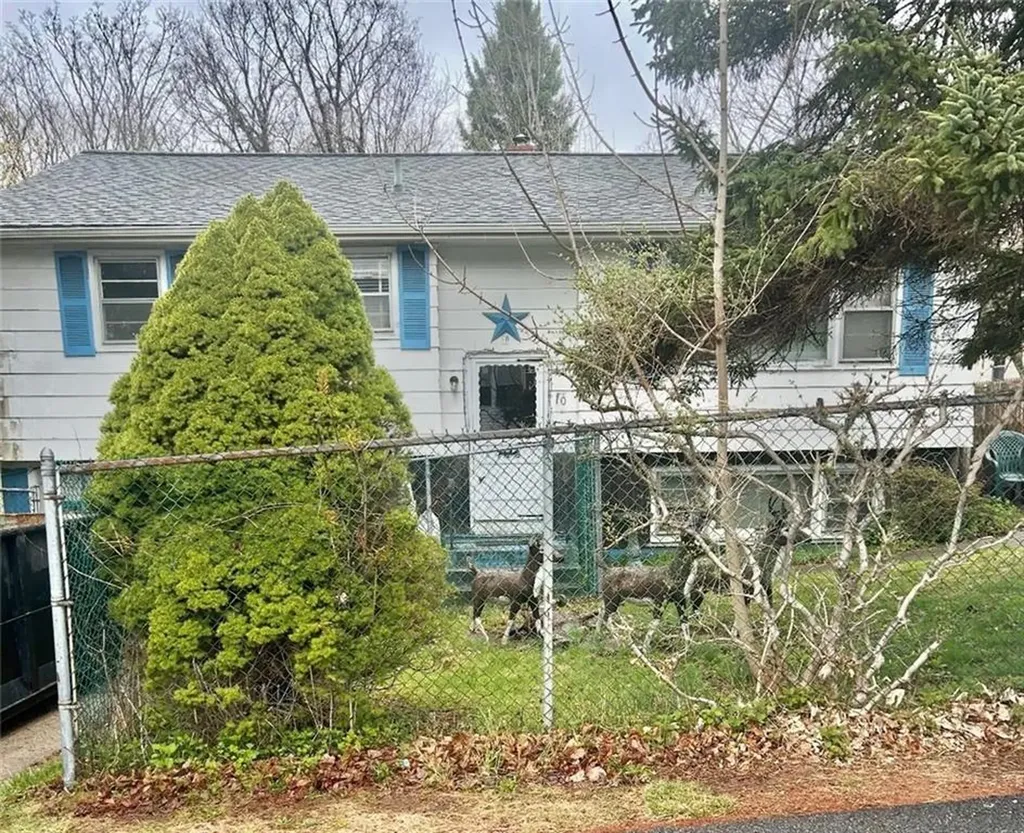 10 Smith Avenue Newport RI 02840