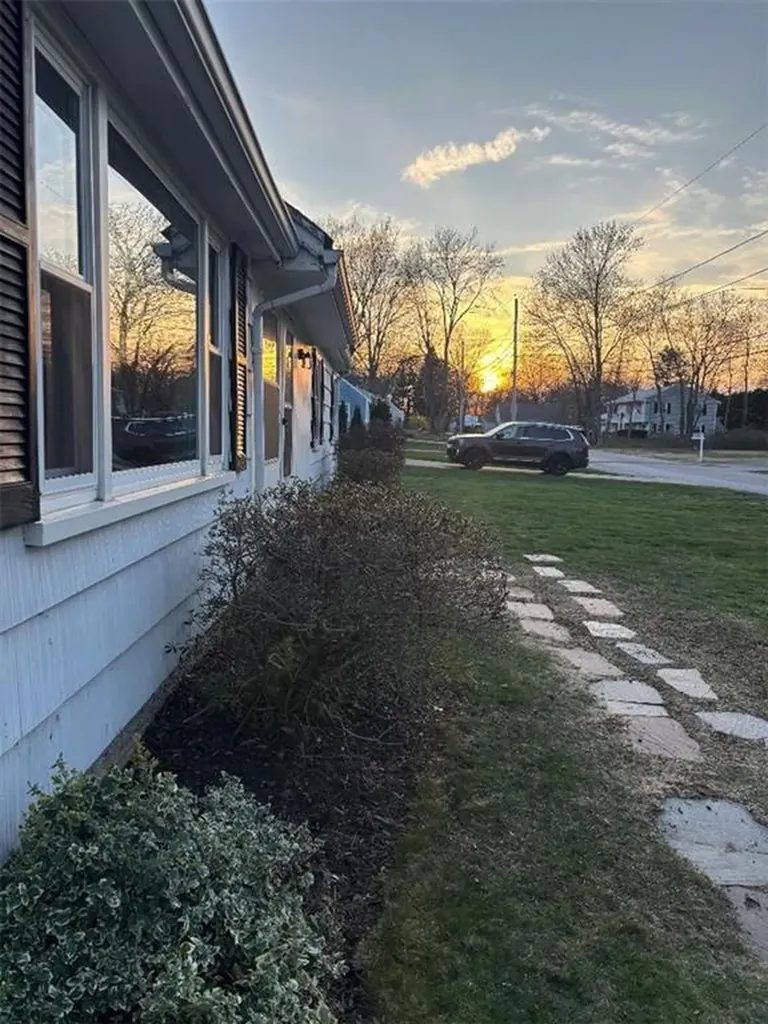 7 Sherbrook Road Barrington RI 02806