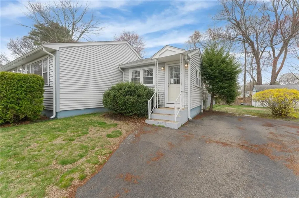 167 Myette Street Woonsocket RI 02895