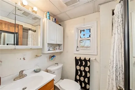 15 Thompson Street Warren RI 02885