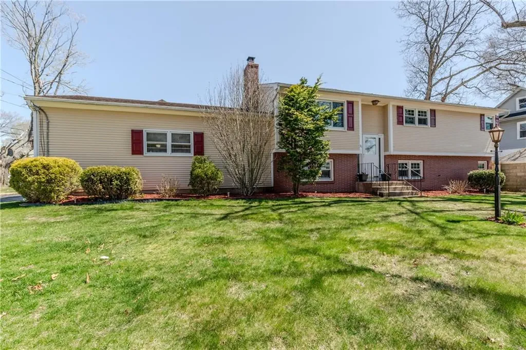 38 Autumn Street Cranston RI 02910