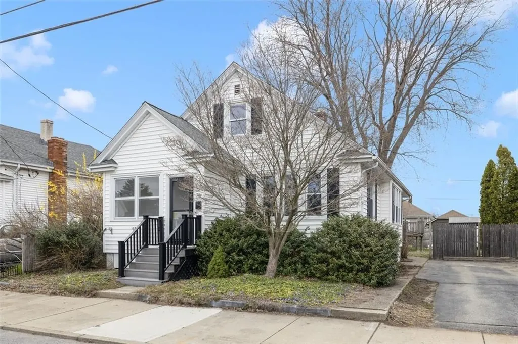 208 Liberty Street Pawtucket RI 02861