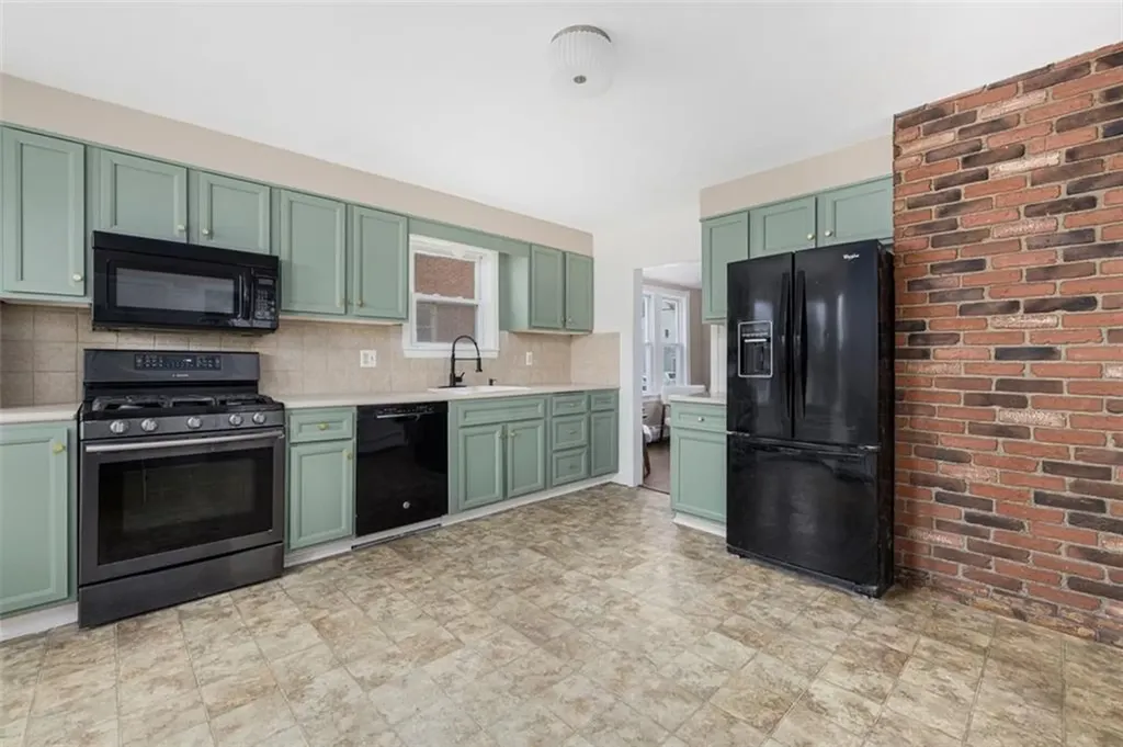 208 Liberty Street Pawtucket RI 02861