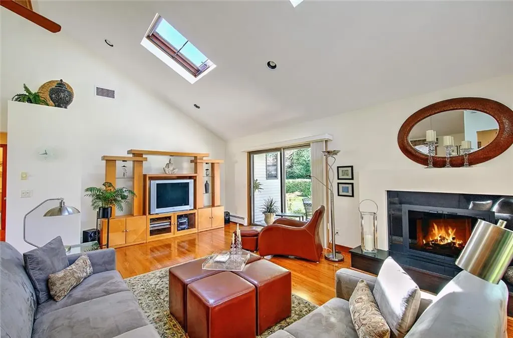 21 Fesser Avenue Bristol RI 02809