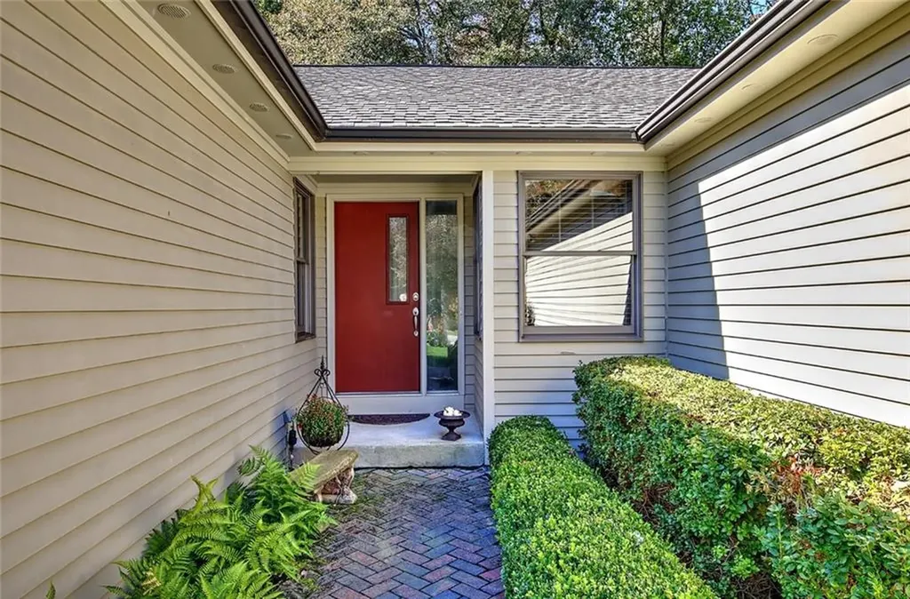 21 Fesser Avenue Bristol RI 02809