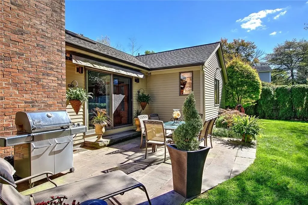 21 Fesser Avenue Bristol RI 02809