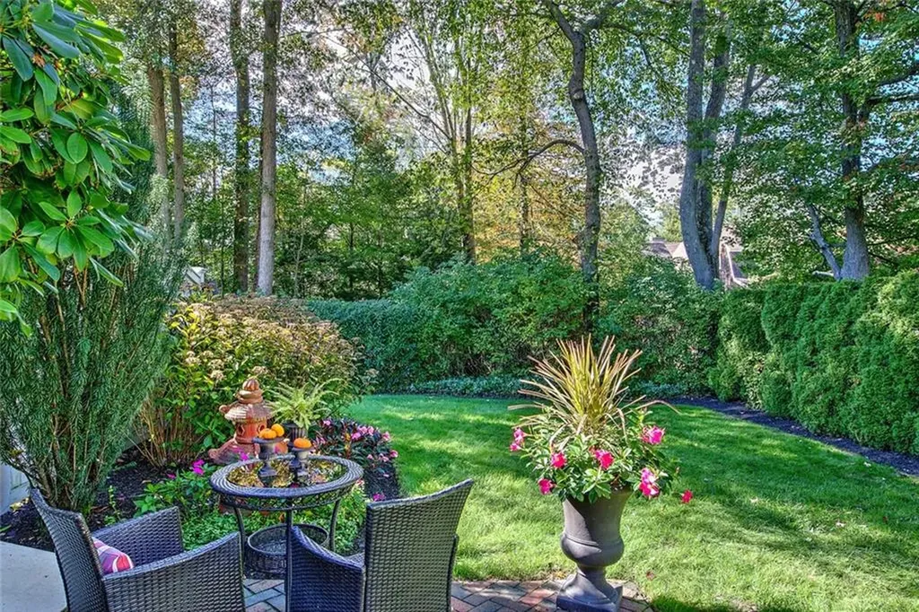 21 Fesser Avenue Bristol RI 02809