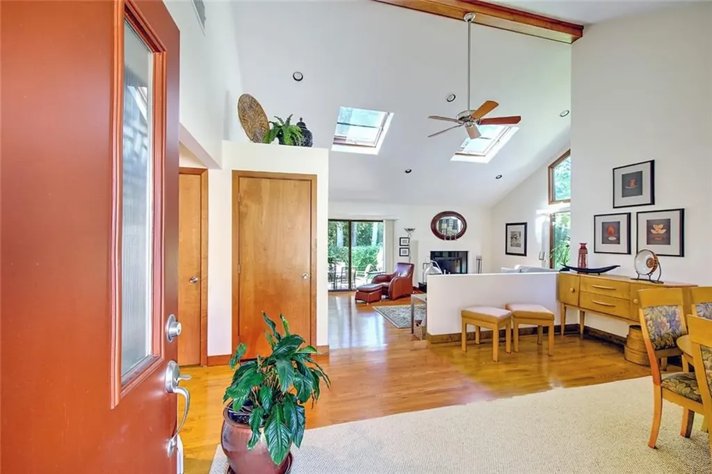 21 Fesser Avenue Bristol RI 02809