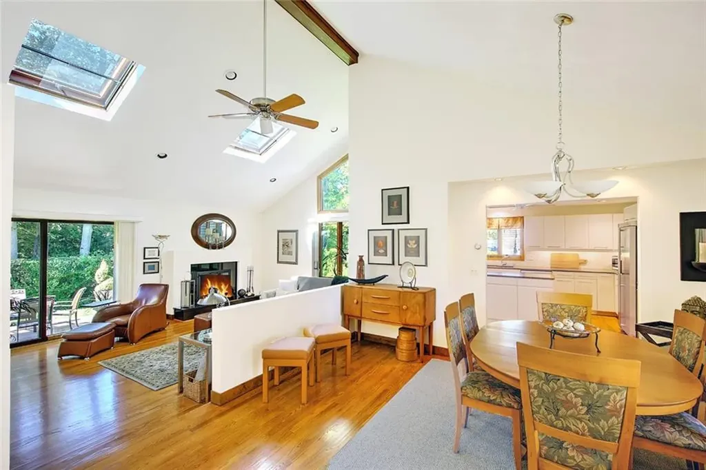 21 Fesser Avenue Bristol RI 02809