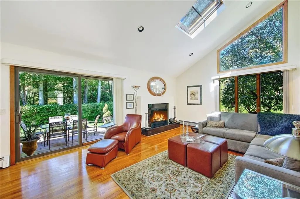 21 Fesser Avenue Bristol RI 02809