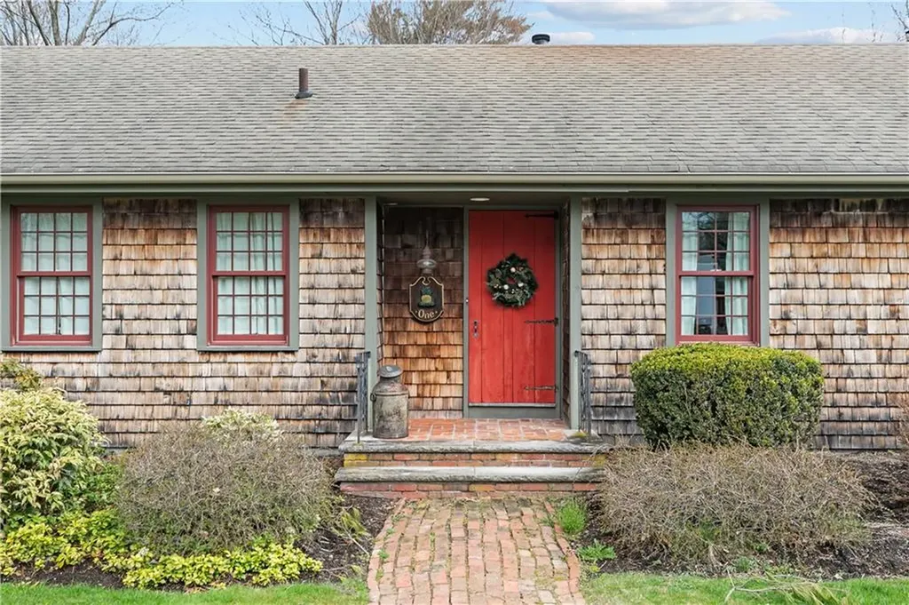 1 Pine Lane Warren RI 02885