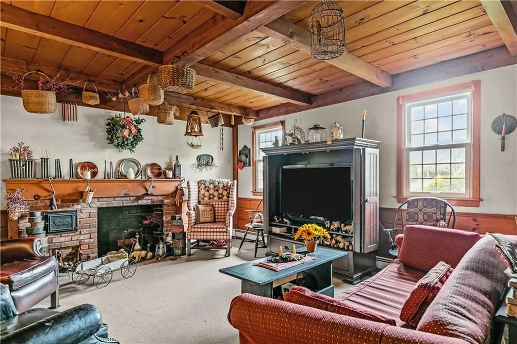 1 Pine Lane Warren RI 02885