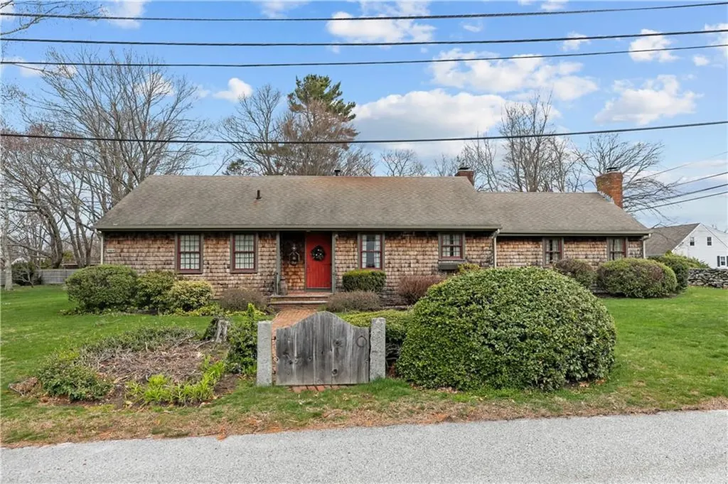 1 Pine Lane Warren RI 02885