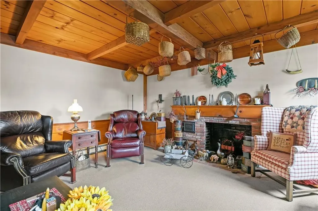1 Pine Lane Warren RI 02885