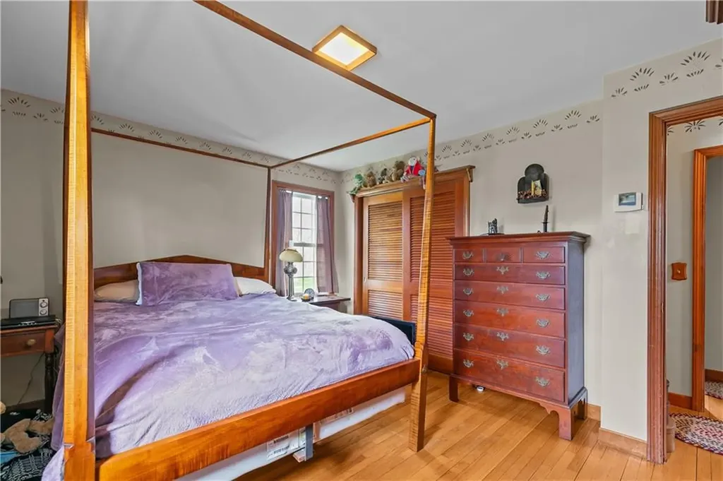 1 Pine Lane Warren RI 02885