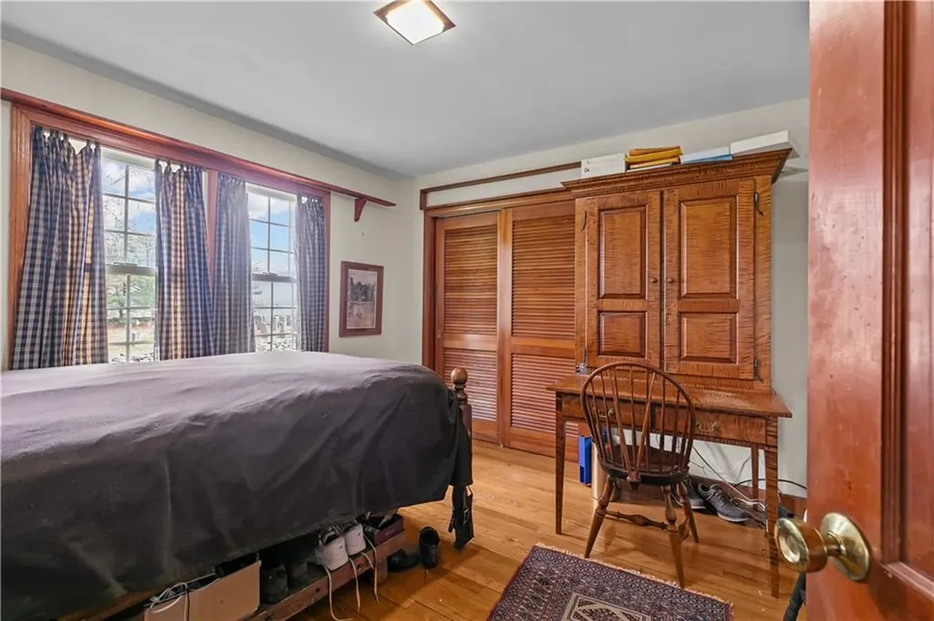 1 Pine Lane Warren RI 02885
