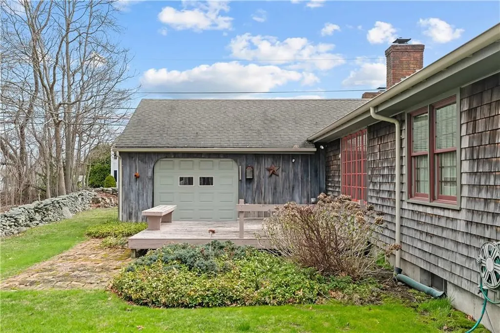 1 Pine Lane Warren RI 02885