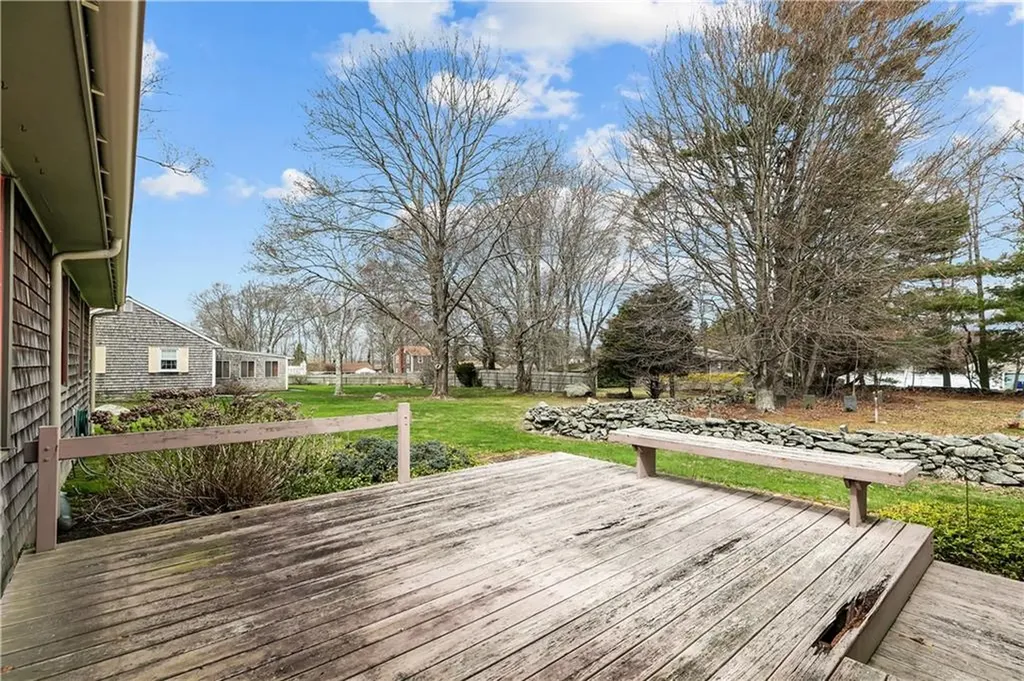 1 Pine Lane Warren RI 02885