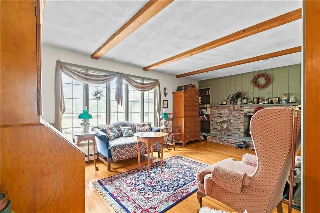 1 Pine Lane Warren RI 02885