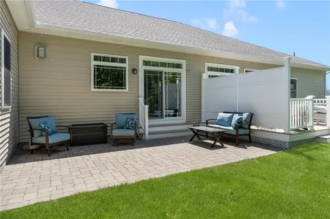 16 Kimberly Court North Kingstown RI 02852
