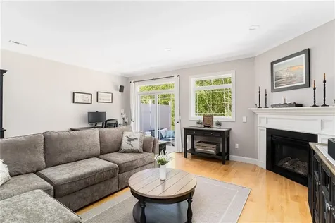 16 Kimberly Court North Kingstown RI 02852