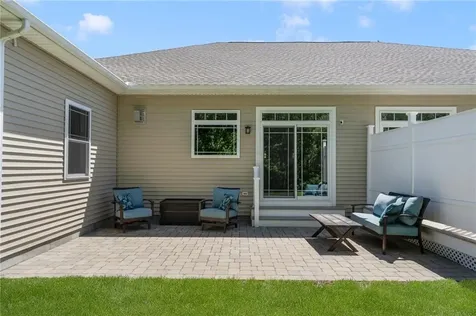 16 Kimberly Court North Kingstown RI 02852