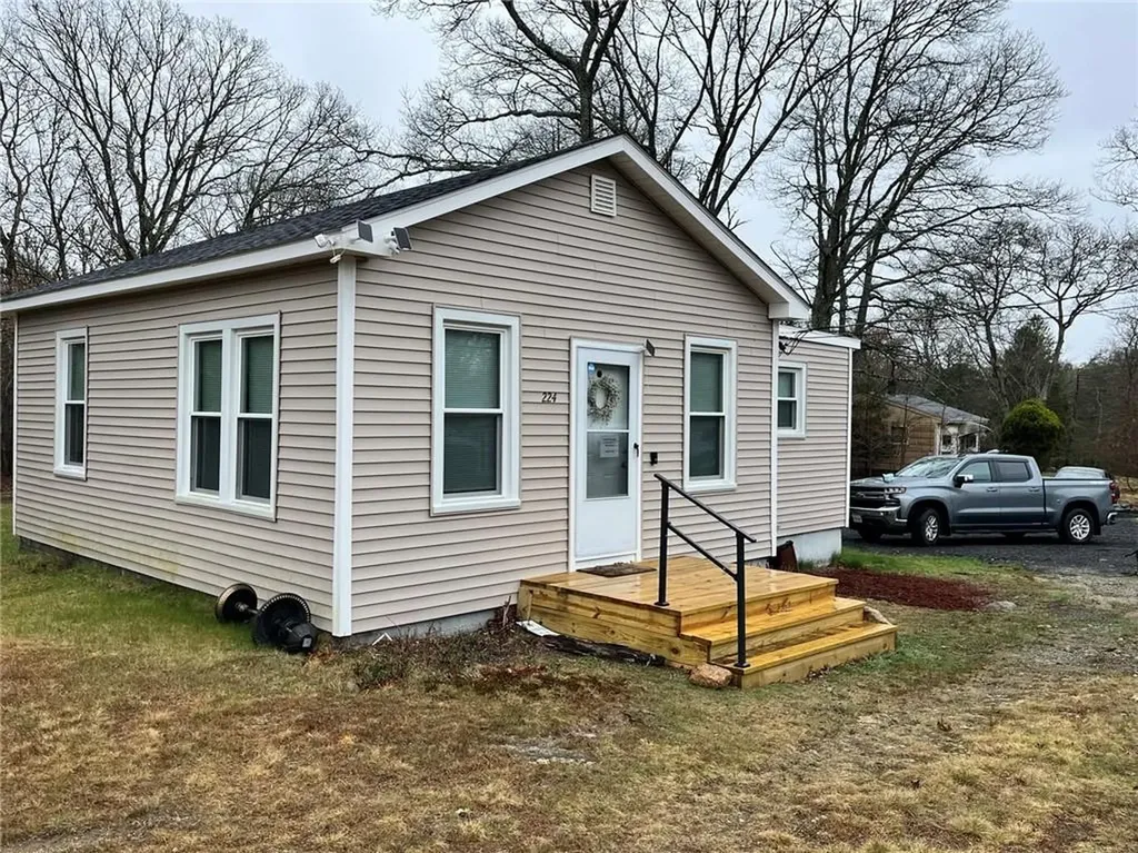 224 Brayton Road Tiverton RI 02878