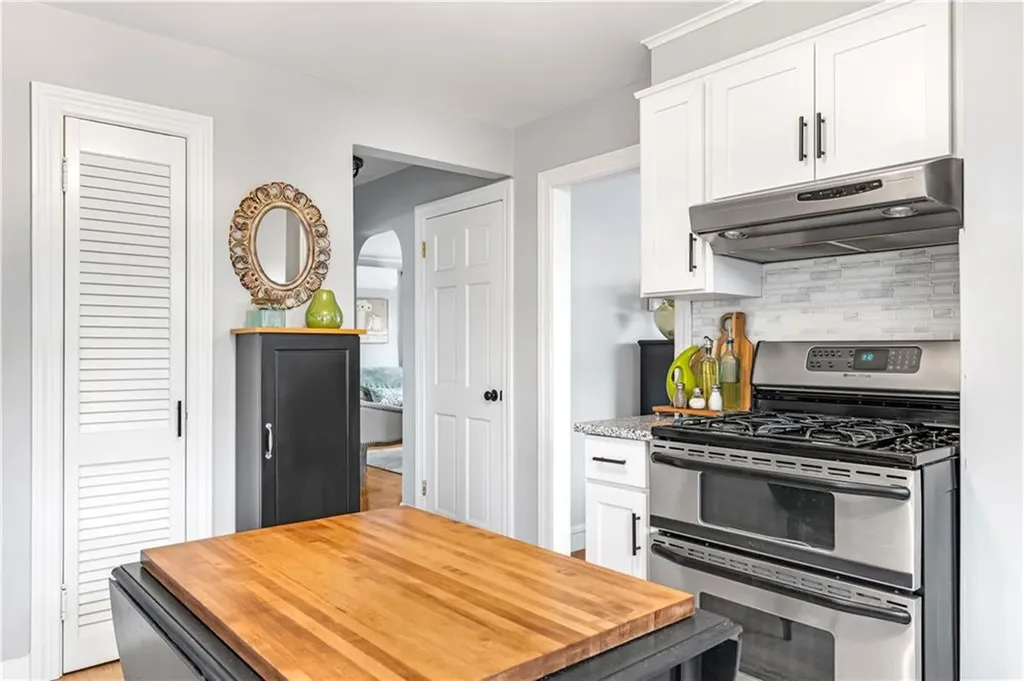 195 Oregon Avenue Pawtucket RI 02861