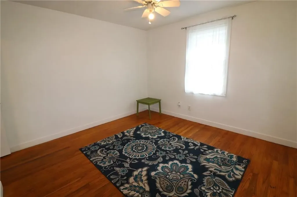 51 Pleasant Avenue Tiverton RI 02878