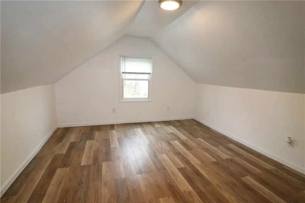 51 Pleasant Avenue Tiverton RI 02878