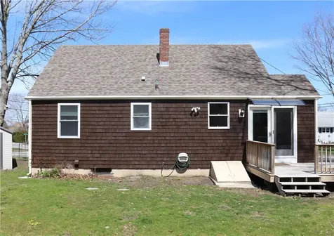 51 Pleasant Avenue Tiverton RI 02878
