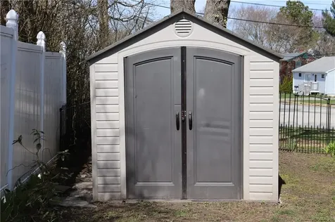 51 Pleasant Avenue Tiverton RI 02878