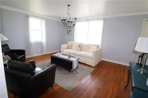 51 Pleasant Avenue Tiverton RI 02878