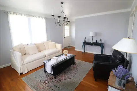 51 Pleasant Avenue Tiverton RI 02878