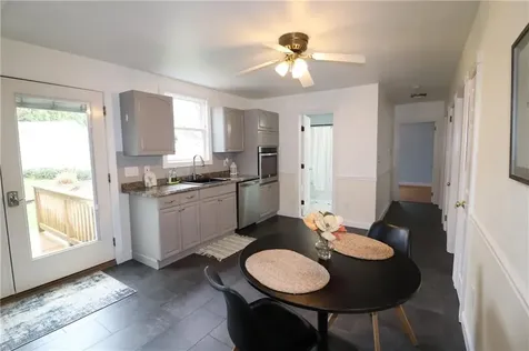 51 Pleasant Avenue Tiverton RI 02878