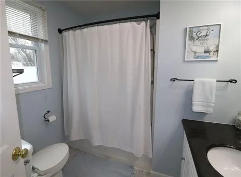 51 Pleasant Avenue Tiverton RI 02878