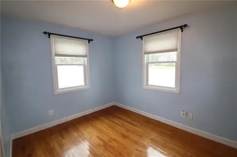 51 Pleasant Avenue Tiverton RI 02878