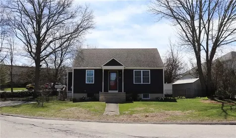 51 Pleasant Avenue Tiverton RI 02878