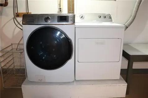 51 Pleasant Avenue Tiverton RI 02878