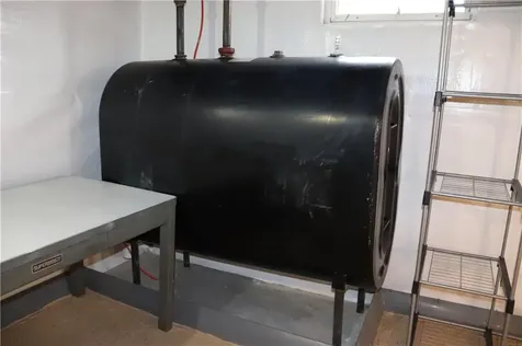 51 Pleasant Avenue Tiverton RI 02878