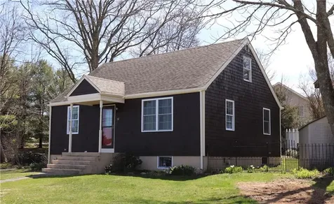 51 Pleasant Avenue Tiverton RI 02878