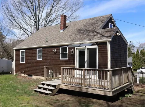 51 Pleasant Avenue Tiverton RI 02878