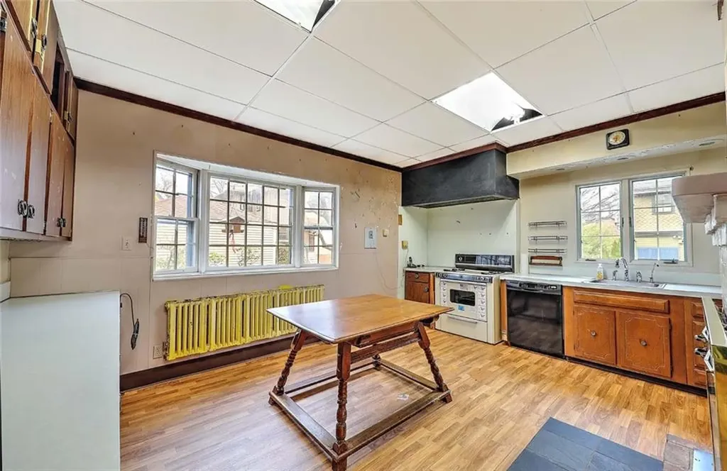 214 Bowen Street Providence RI 02906