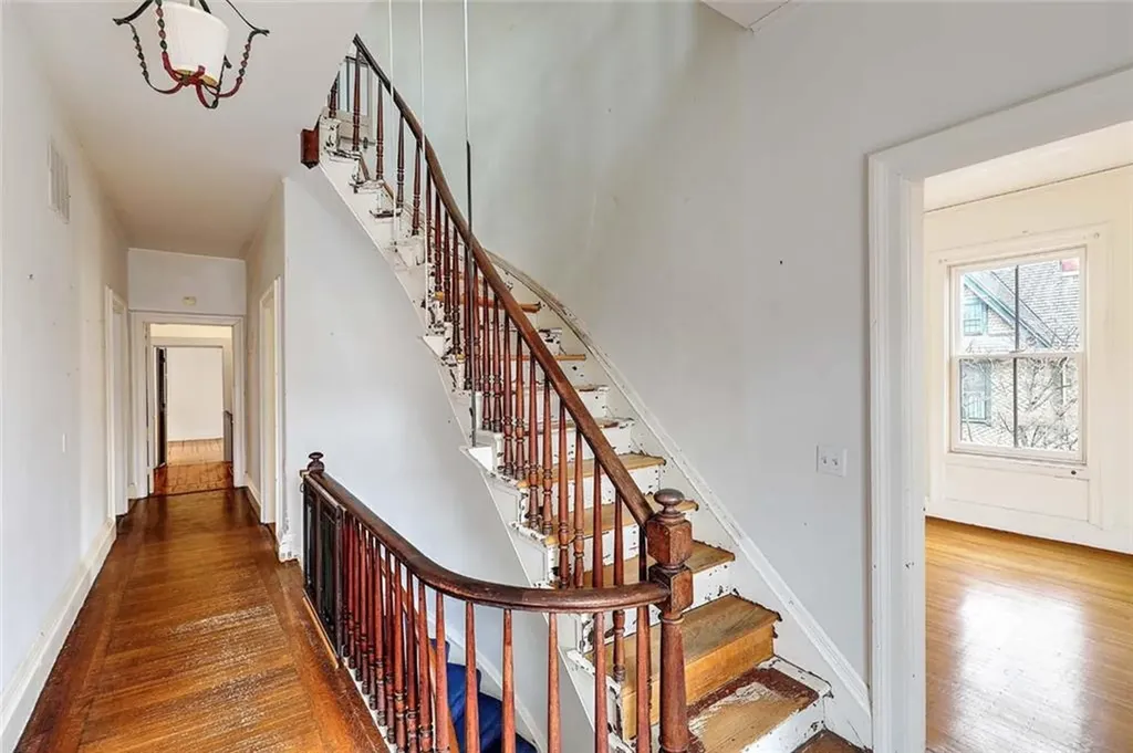 214 Bowen Street Providence RI 02906