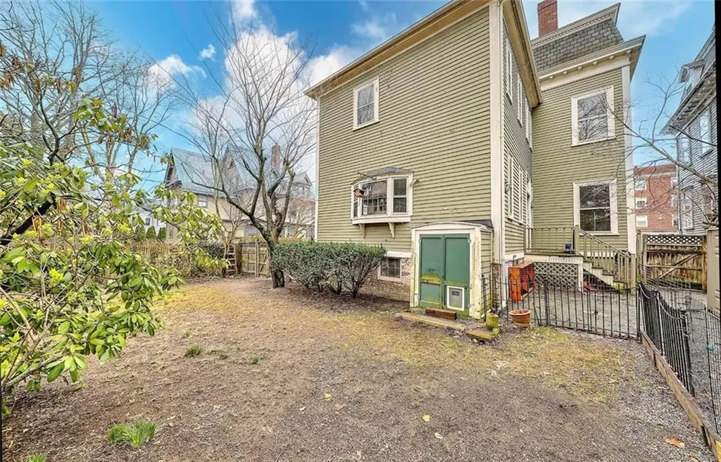 214 Bowen Street Providence RI 02906
