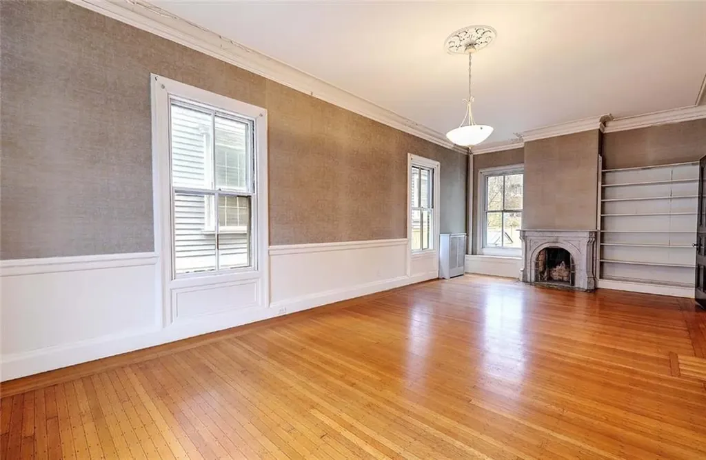 214 Bowen Street Providence RI 02906